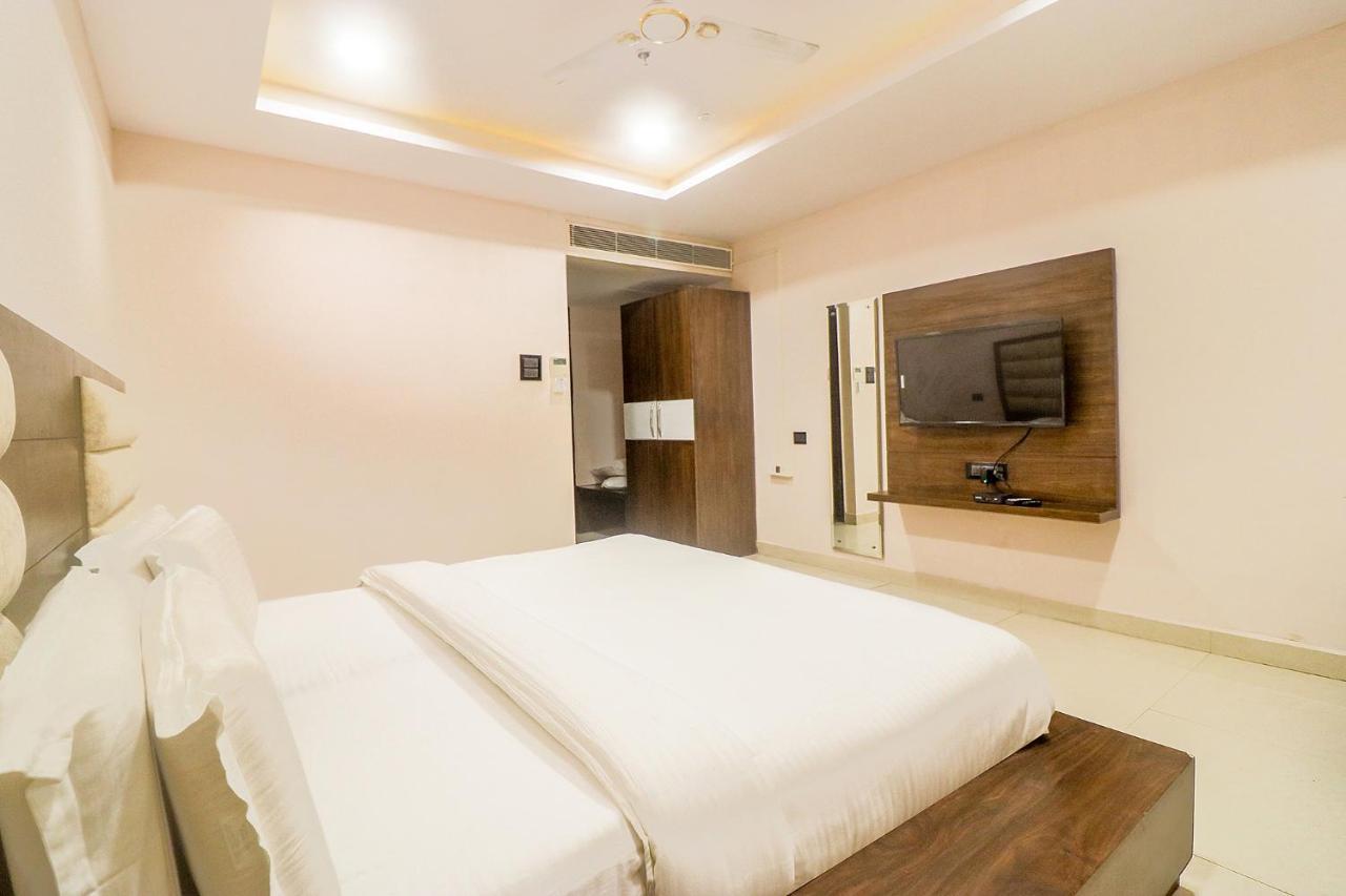 Fabhotel Mid Town Grand Pancskula Kültér fotó