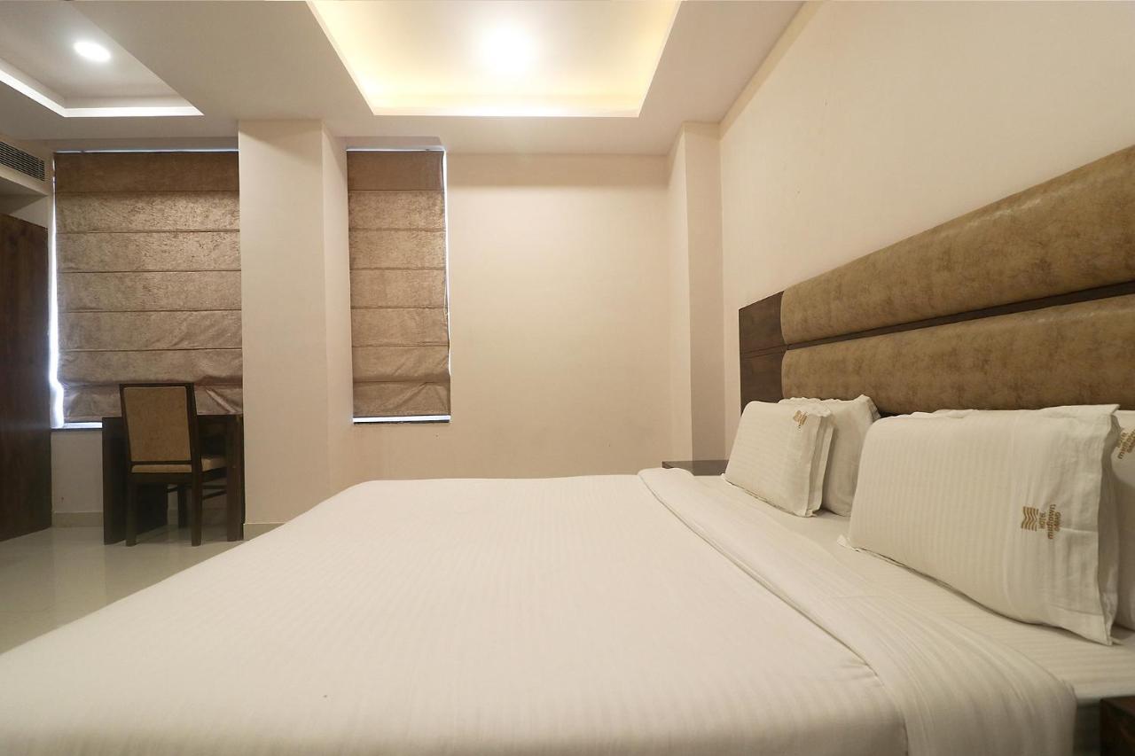 Fabhotel Mid Town Grand Pancskula Kültér fotó