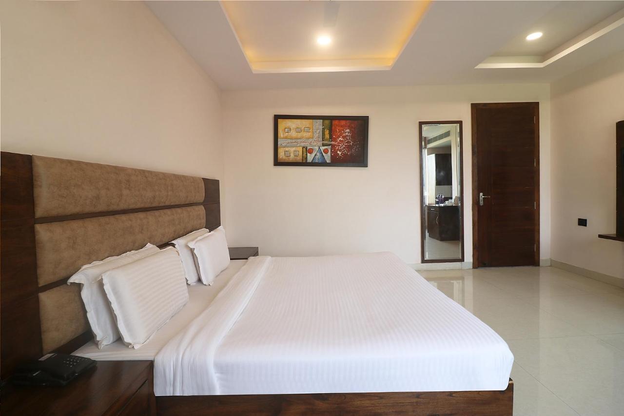 Fabhotel Mid Town Grand Pancskula Kültér fotó