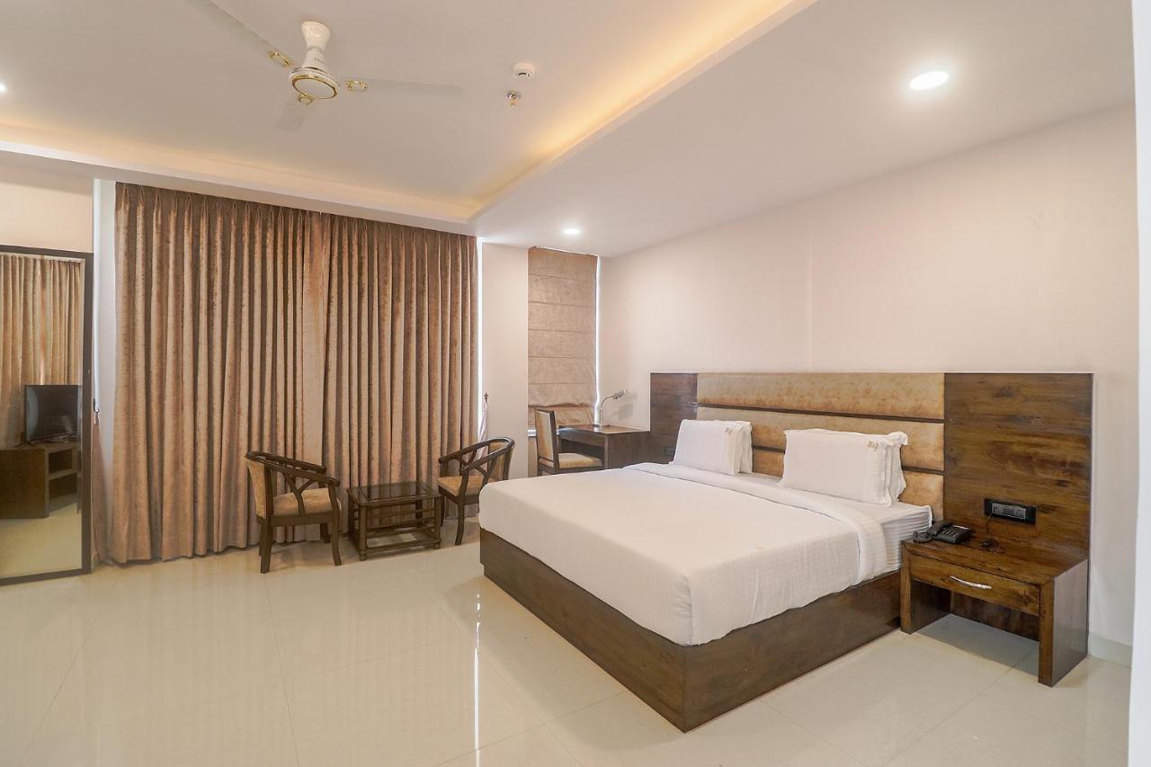 Fabhotel Mid Town Grand Pancskula Kültér fotó